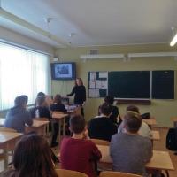 Встреча учащихся с выпускницей гимназии 2018 года Герасимчук М..jpg
